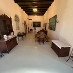 아파트 Katharsis - 15th C Venetian Palace - Naxos Old Town I