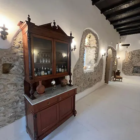Katharsis - 15th C Venetian Palace - Naxos Old Town I * Naxos City