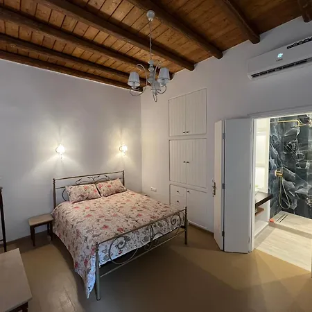 Apartment Katharsis - 15th C Venetian Palace - Naxos Old Town I Naxos City