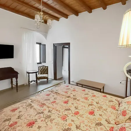 Katharsis - 15th C Venetian Palace - Naxos Old Town I *