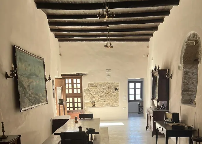 Διαμέρισμα Katharsis - 15th C Venetian Palace - Naxos Old Town I